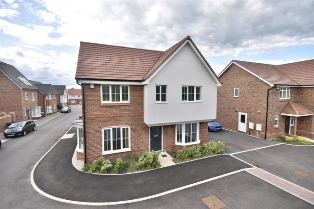 Thumbnail Detached house for sale in Kingcup Meadow, Houghton Regis