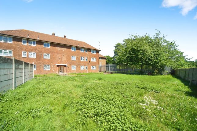 73, Blaney Crescent, London photo 4