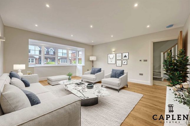 2, Chatsworth Mews, Stapleford Abbotts photo 2