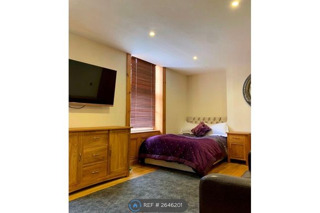 Huge Ensuite Bedroom