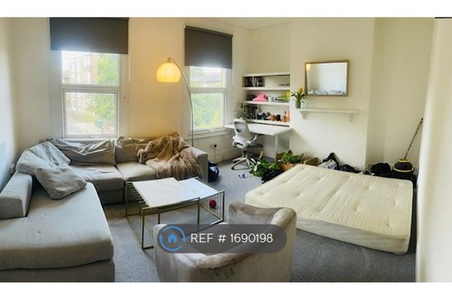 Thumbnail Flat to rent in West Green Road, London