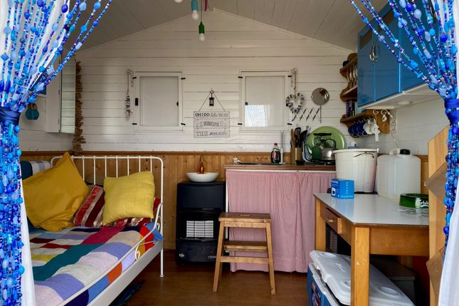 Hut 21, West Beach, Whitstable photo 2