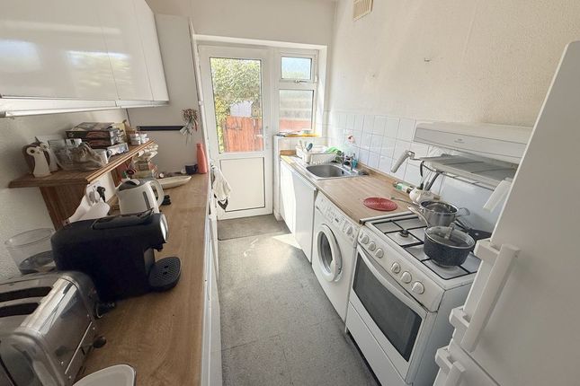 20, Oulton Crescent, Potters Bar photo 2