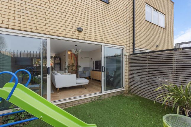 2, Quantock Mews, London photo 3