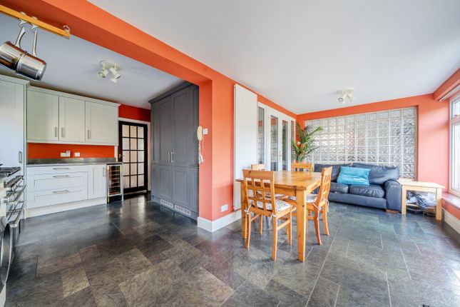 24, Warrys Close, Southampton photo 4