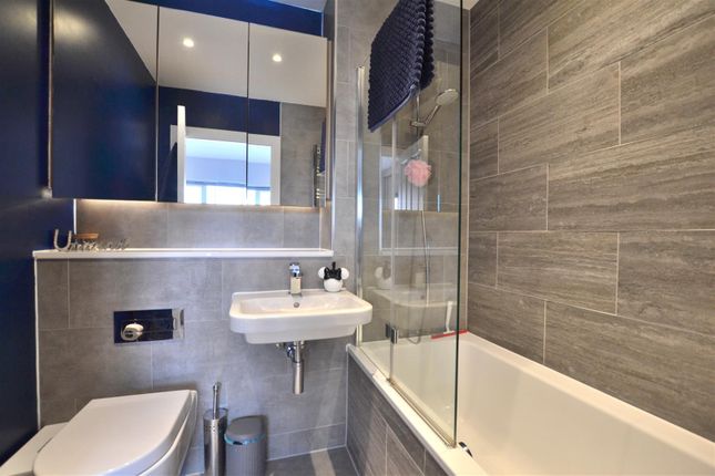 4 Copper Beach House, Pyestock Way, Fleet photo 4