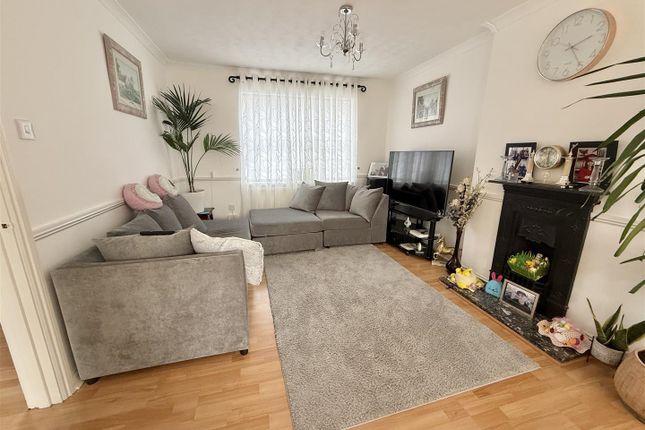 16, Wych-Elm Close, Rugby photo 4