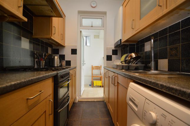 Flat for sale in Christchurch Road, Ilford