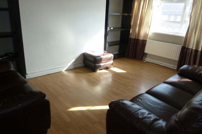 Thumbnail Flat to rent in Murray Grove, Old Street London