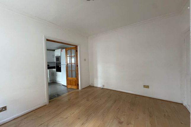 6, Lloyd Villas, Roman Road, London photo 3