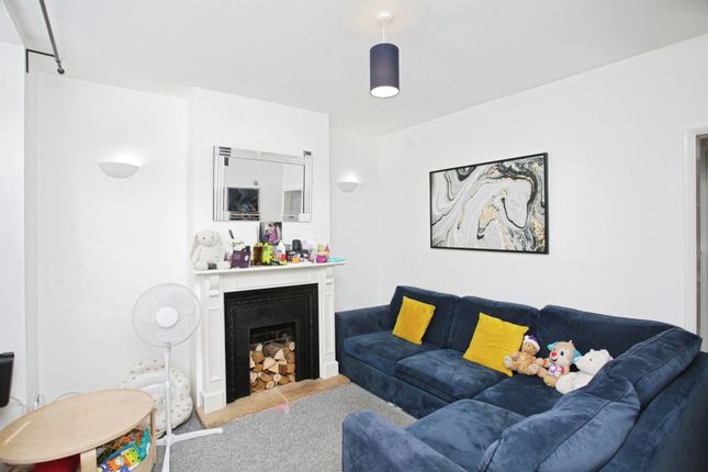 74, Windsor Street, Rugby photo 3