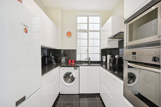Flat for sale in Hyde Park Gardens, Bayswater, London