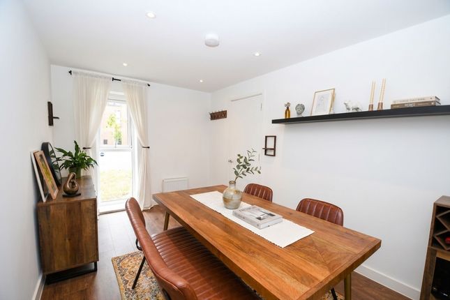 76 Shergar Way, Salford photo 3