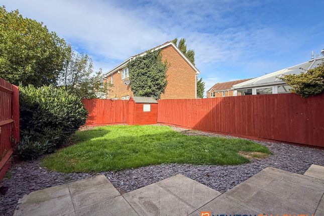 20 Broughton Drive, Newark photo 3
