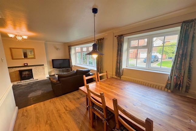 10 Elmore Close, Crewe photo 2