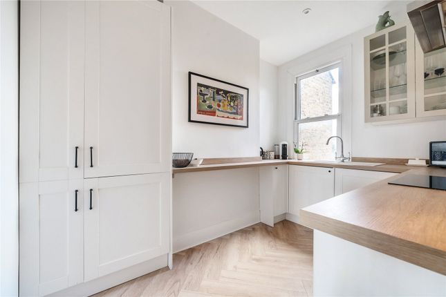 Maisonette for sale in Green Lanes, Palmers Green, London