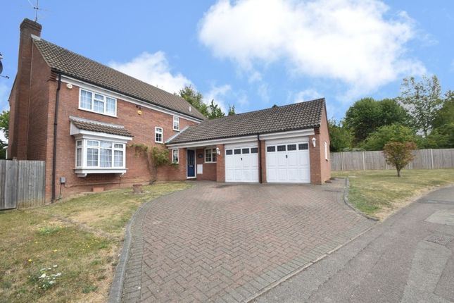 Thumbnail Detached house for sale in Cromer Way, Luton