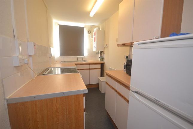 Thumbnail Flat to rent in Drovers Way, Woodley, Reading
