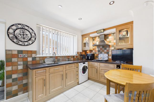 123, Ringway, Thornton-Cleveleys photo 2