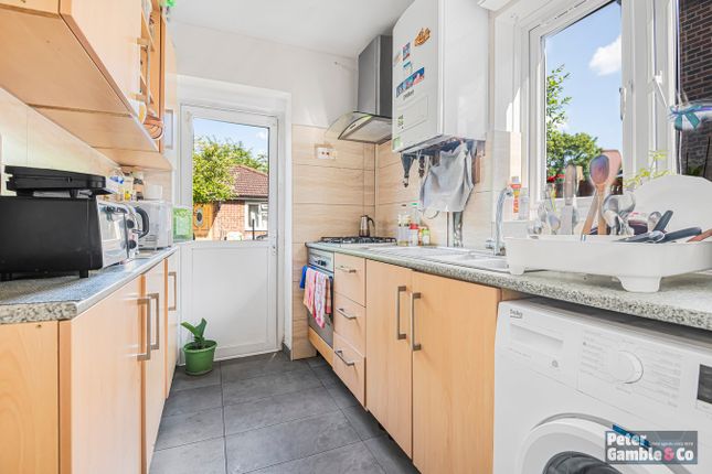102, Horsenden Lane South, Greenford photo 2