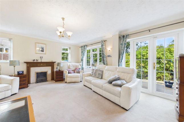 Silverwood, 4, Lyndhurst Close, Surrey photo 4