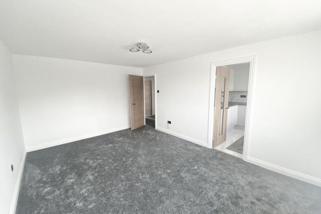 Tenney House, Curzon Drive, Essex photo 2