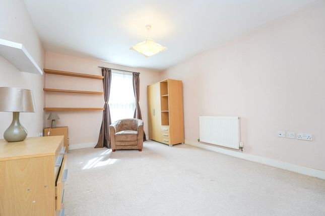 Thumbnail Flat to rent in Chesterton Lane, Cirencester
