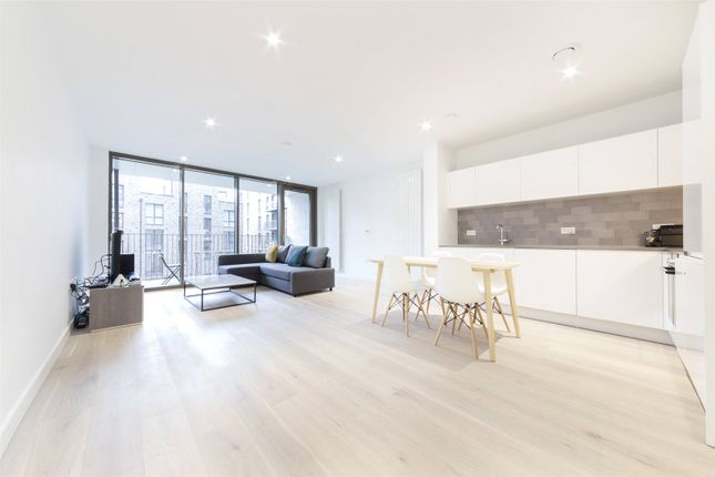 Thumbnail Flat to rent in Commodore House, 2 Admiralty Avenue, London, Royal Wharf