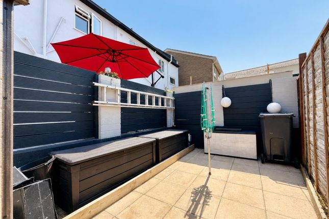 3 Mayflower Flats, Drew Street, Brixham photo 3