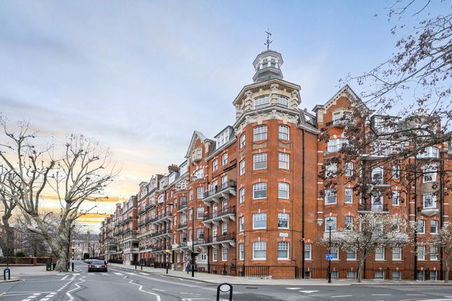 43 Campden Hill Court, Campden Hill Road, LONDON photo 2