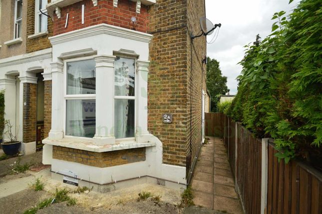 Flat for sale in Toronto Road, Ilford