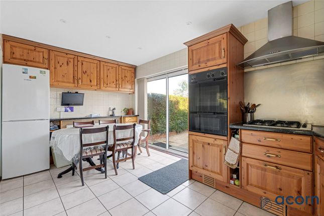 3, Springfield Mount, Kingsbury photo 4