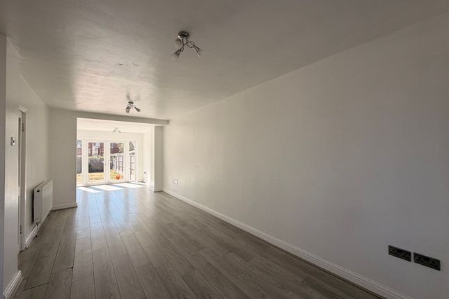 156 Hollydale Road, Birmingham photo 4