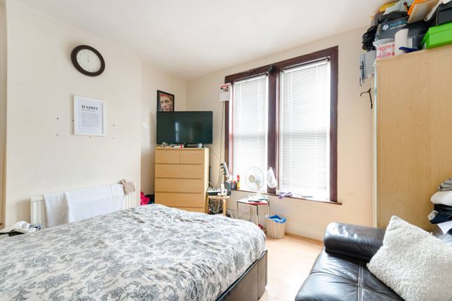 Thumbnail Flat for sale in Lonsdale Road, South Norwood, London