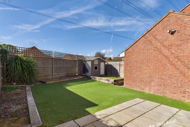 21 Sewell Close, Aylesbury photo 3