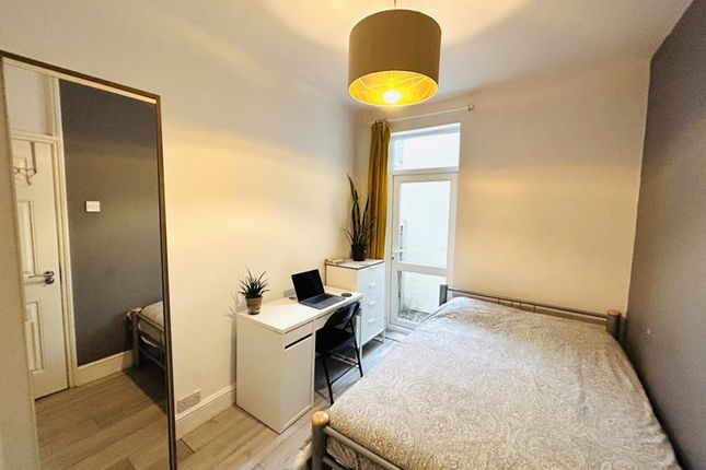Thumbnail Room to rent in Willis Road, London