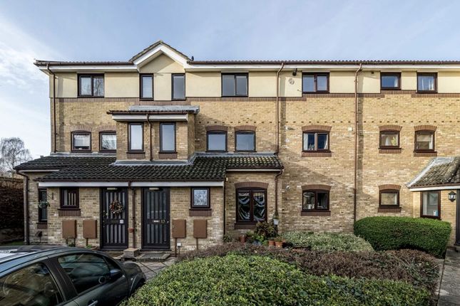 1-bed flat on 11 Gainsborough Court, Chaseley Drive, London, £335,000