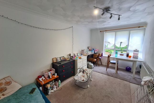17, Treagore Road, Southampton photo 2