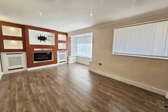 3, Priory Close, Abbots Park photo 2