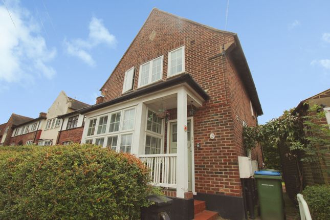 18, Willrose Crescent, Abbey Wood photo 4
