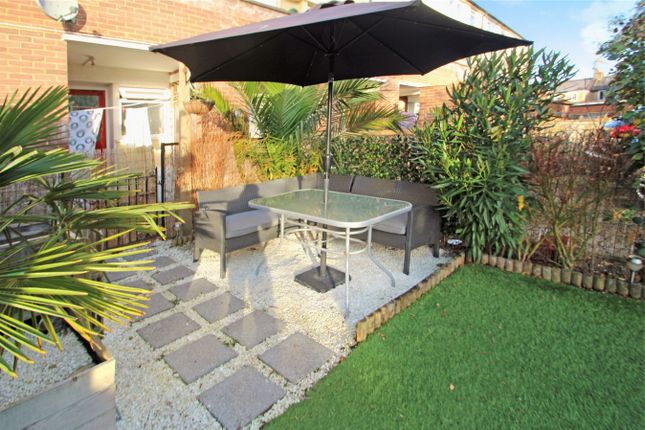 3 bed maisonette for sale in Barnsfield Place, Cowley, Uxbridge UB8