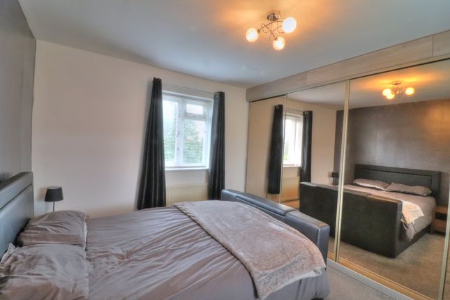 2 Bed Flat For Sale In Bowfell Avenue Kenton Newcastle Upon Tyne