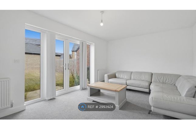 Tulip Drive, Seacroft, Leeds photo 4