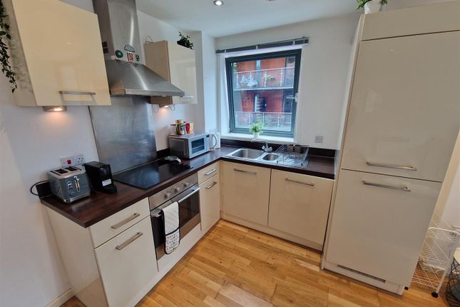 Apartment 12, Pearl House,  2 Lower Ormond Street, Manchester photo 3