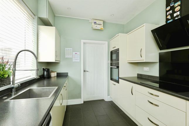 57, Silverdales, SHEFFIELD photo 4