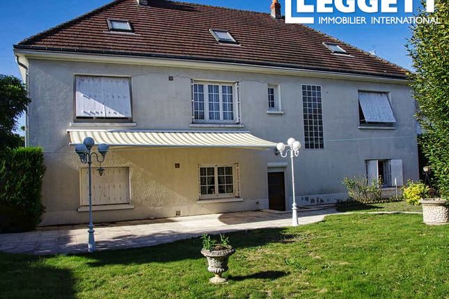 Thumbnail Villa for sale in Saint-Sulpice-De-Pommeray, Loir-Et-Cher, Centre-Val De Loire