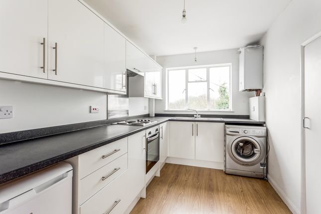 23A, Brook Parade, Chigwell photo 2