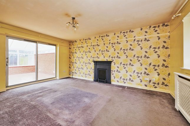 33, Sunnymead, Peterborough photo 4