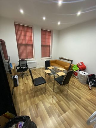 Flat to rent in Mabgate, Leeds