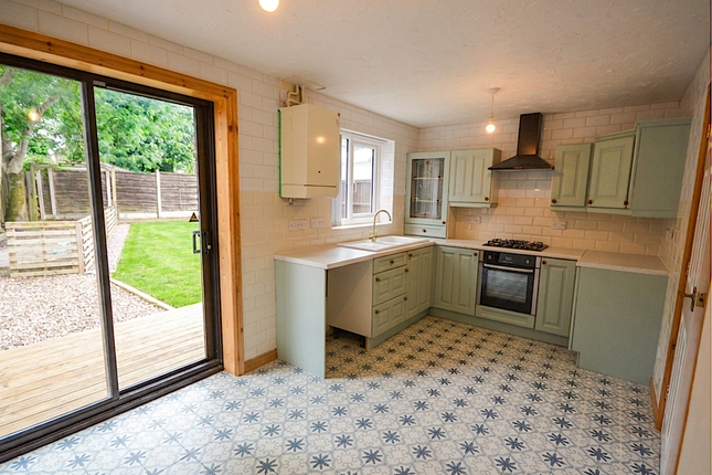 47 Billberry Close, Whitefield, Manchester photo 4